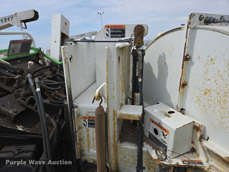 image for item YA0771 2015 Altec DC 1317 wood chipper