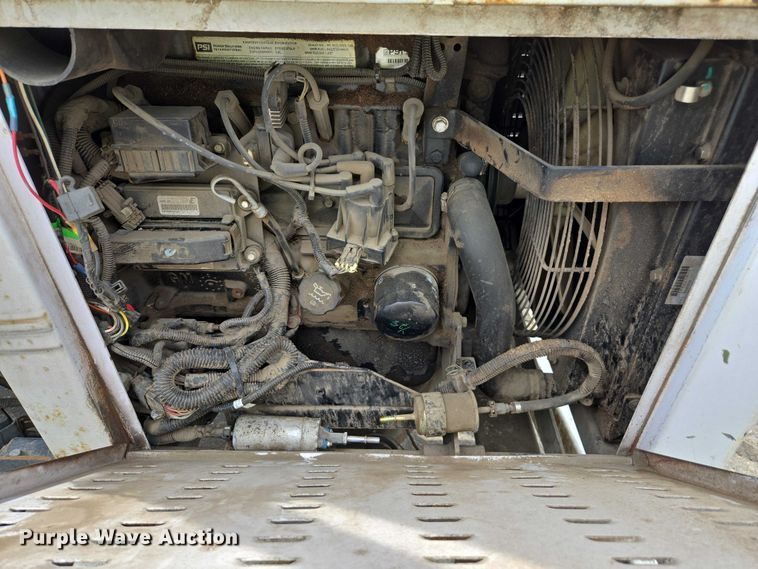 image for item YA0771 2015 Altec DC 1317 wood chipper