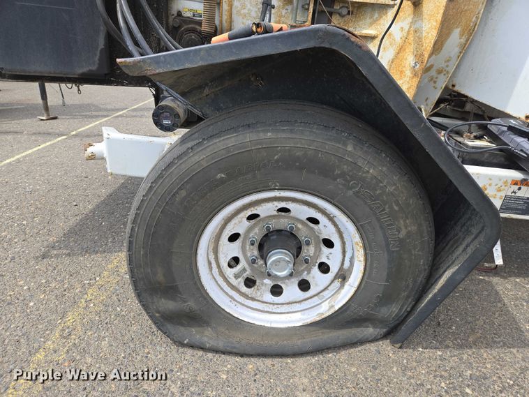 image for item YA0771 2015 Altec DC 1317 wood chipper