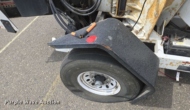 image for item YA0771 2015 Altec DC 1317 wood chipper