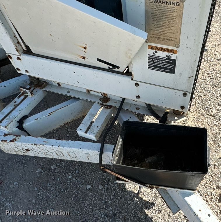 image for item YA0772 2008 Altec DC 1217 wood chipper