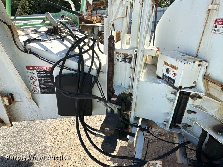 image for item YA0772 2008 Altec DC 1217 wood chipper