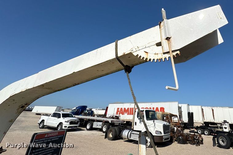 image for item YA0772 2008 Altec DC 1217 wood chipper