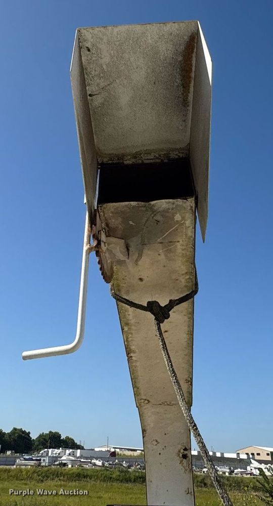 image for item YA0772 2008 Altec DC 1217 wood chipper