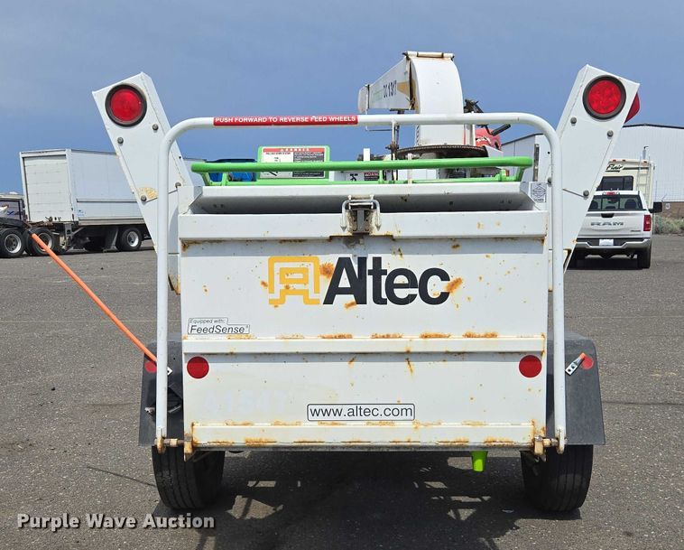 image for item YA0776 2015 Altec DC 1317 wood chipper