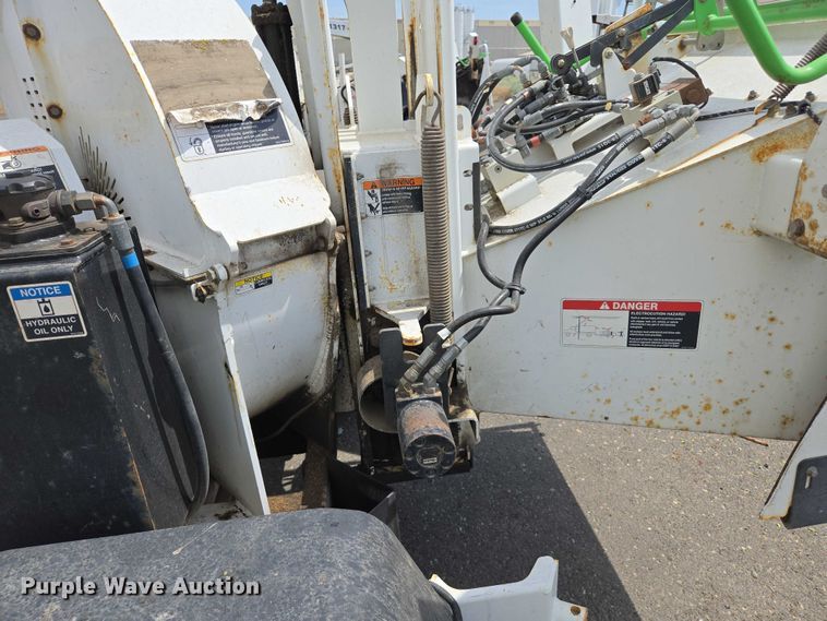 image for item YA0776 2015 Altec DC 1317 wood chipper