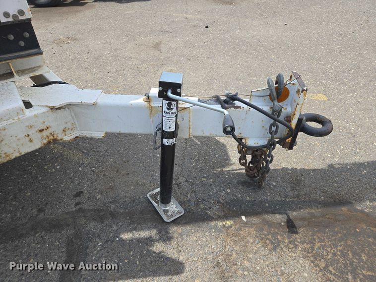 image for item YA0776 2015 Altec DC 1317 wood chipper