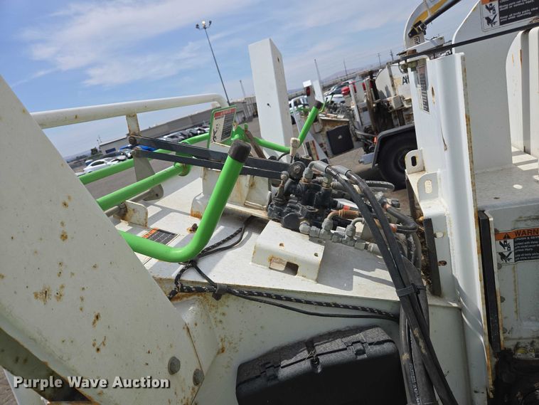 image for item YA0776 2015 Altec DC 1317 wood chipper