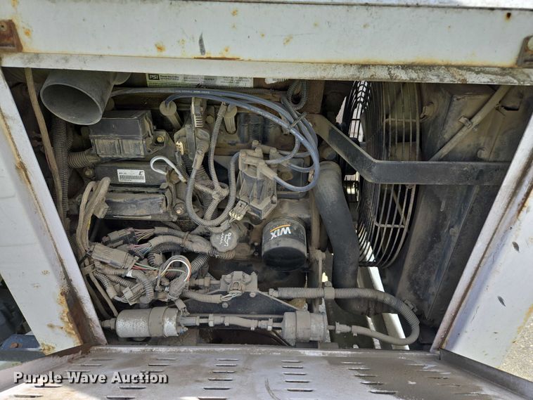 image for item YA0776 2015 Altec DC 1317 wood chipper