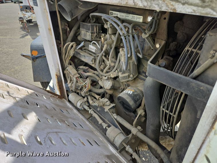 image for item YA0776 2015 Altec DC 1317 wood chipper