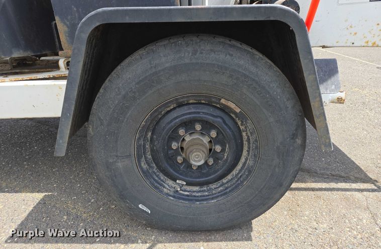 image for item YA0776 2015 Altec DC 1317 wood chipper