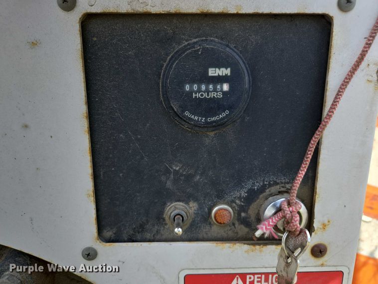 image for item YA0776 2015 Altec DC 1317 wood chipper