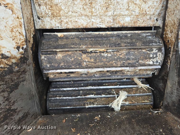 image for item YA0797 2017 Bandit 200UC wood chipper