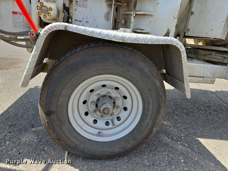 image for item YA0797 2017 Bandit 200UC wood chipper