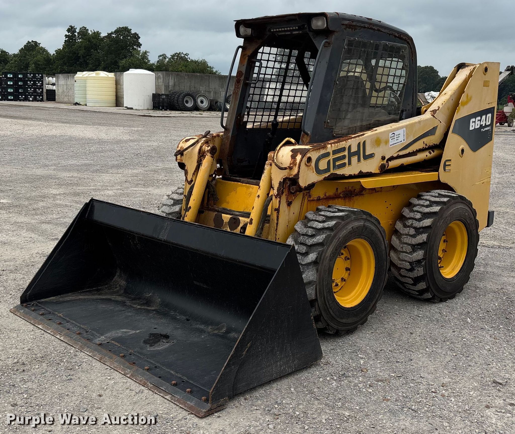 2008 Gehl 6640E skid steer loader in Sikeston, MO | Item