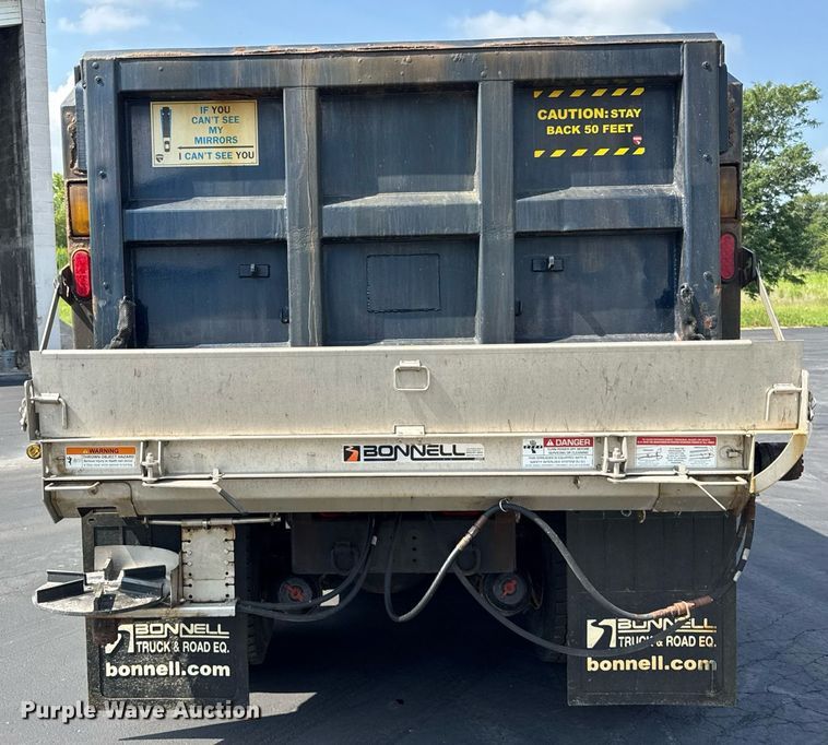 image for item DJ9676 2002 International 4900 dump truck