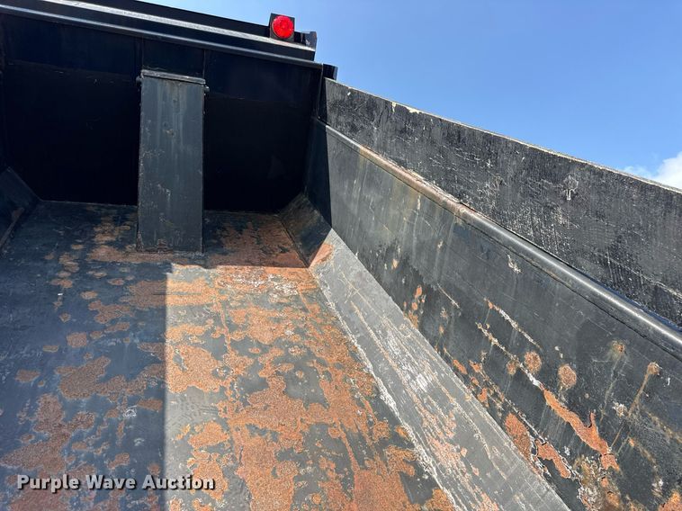 image for item DJ9676 2002 International 4900 dump truck