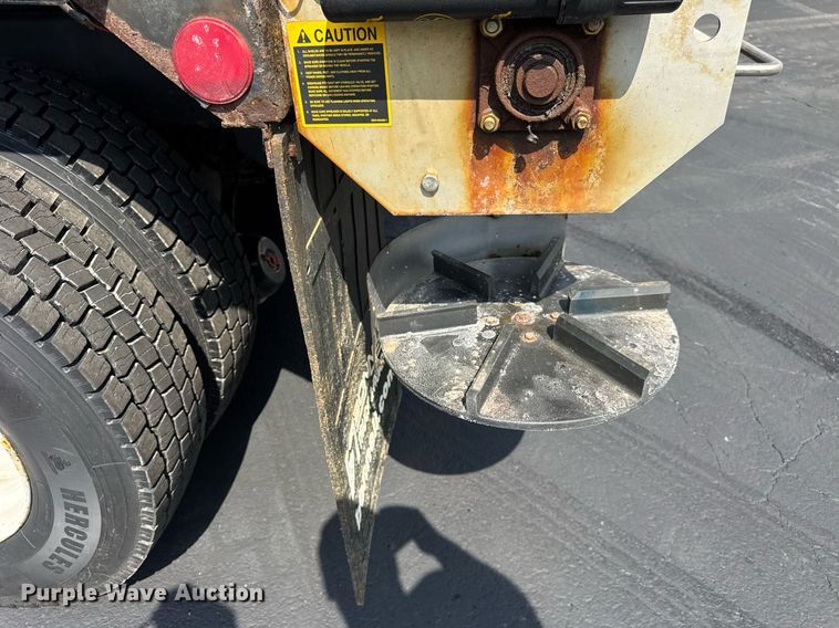 image for item DJ9676 2002 International 4900 dump truck