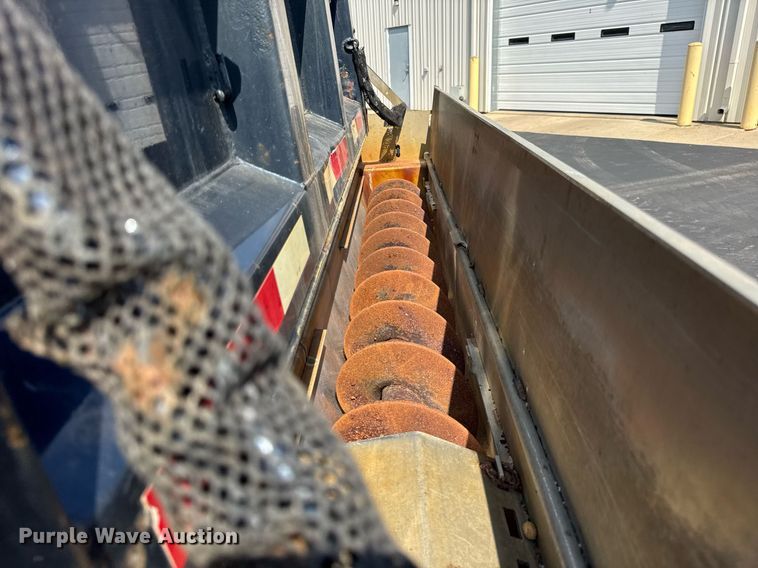 image for item DJ9676 2002 International 4900 dump truck