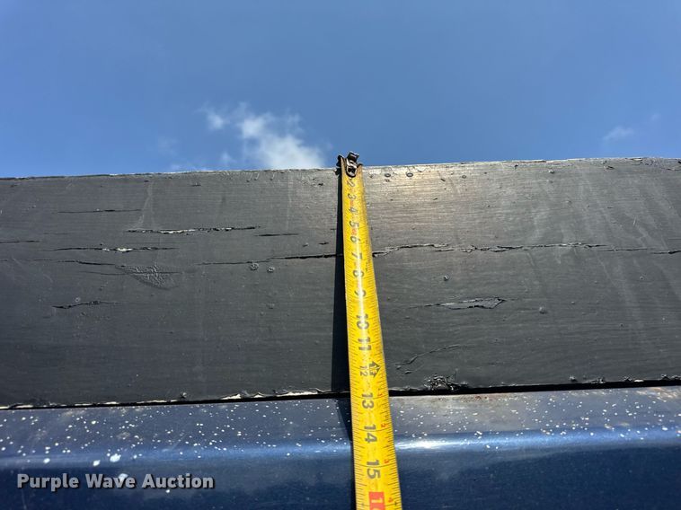 image for item DJ9676 2002 International 4900 dump truck