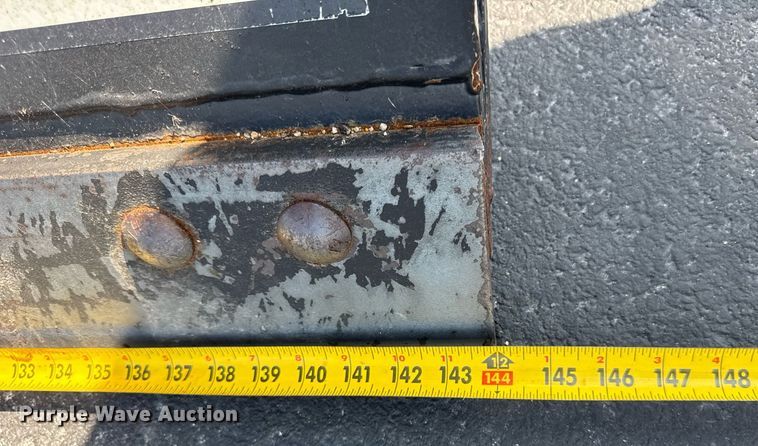 image for item DJ9676 2002 International 4900 dump truck