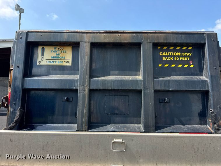 image for item DJ9676 2002 International 4900 dump truck