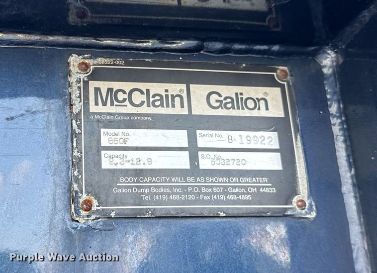 image for item DJ9676 2002 International 4900 dump truck