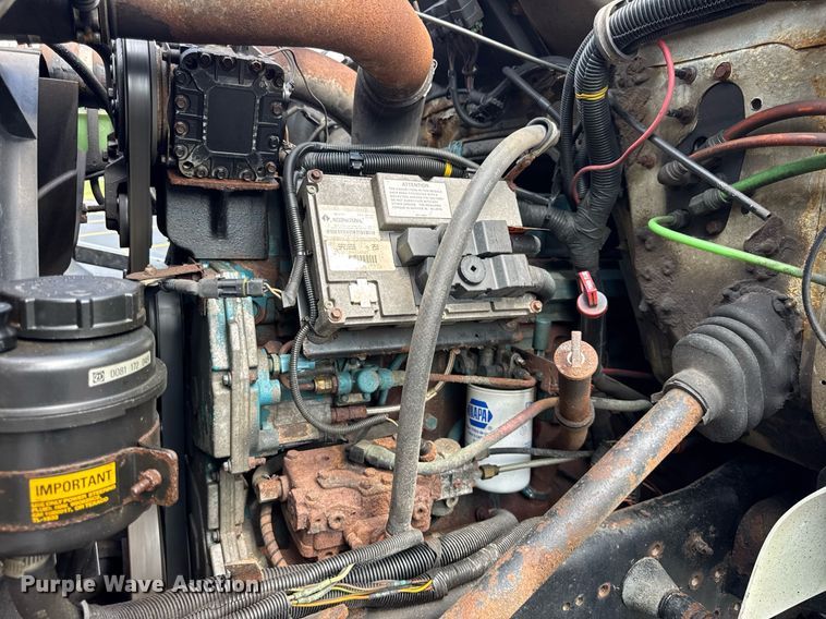 image for item DJ9676 2002 International 4900 dump truck