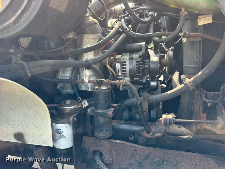 image for item DJ9676 2002 International 4900 dump truck