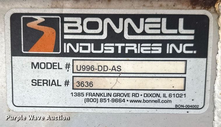 image for item DJ9676 2002 International 4900 dump truck