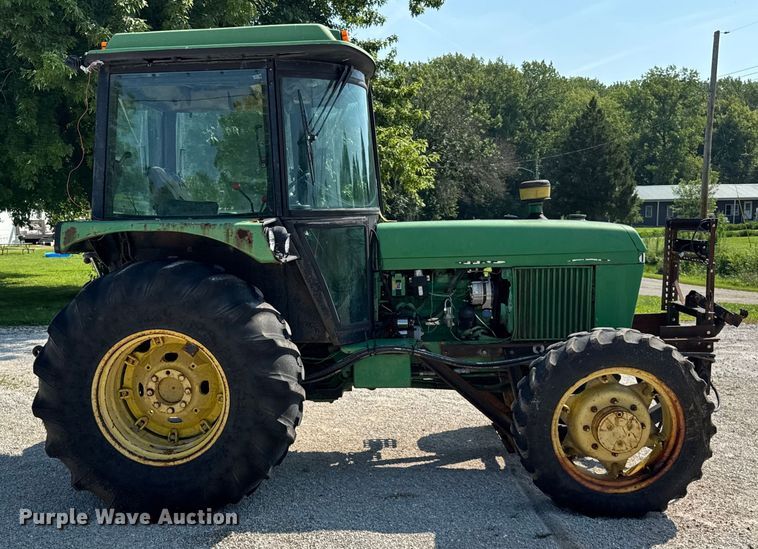 image for item DJ9701 John Deere 2550 MFWD tractor
