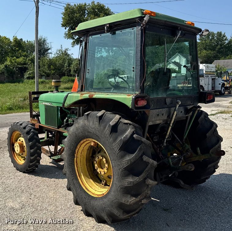 image for item DJ9701 John Deere 2550 MFWD tractor