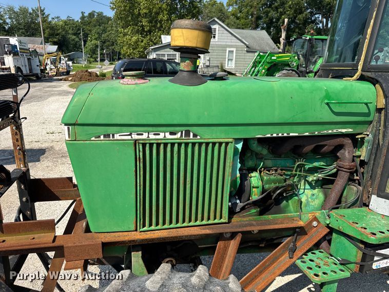 image for item DJ9701 John Deere 2550 MFWD tractor