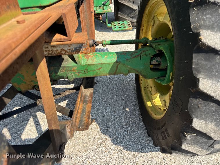 image for item DJ9701 John Deere 2550 MFWD tractor