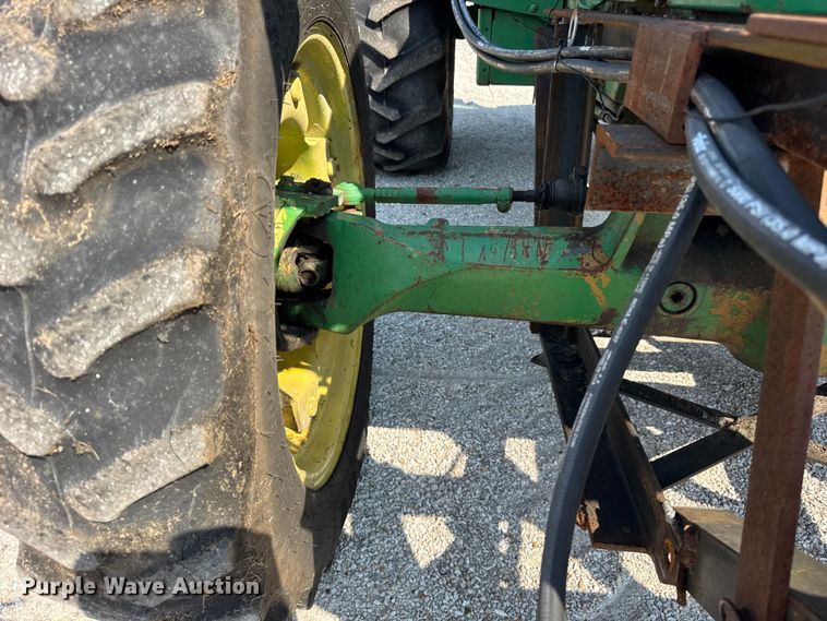 image for item DJ9701 John Deere 2550 MFWD tractor