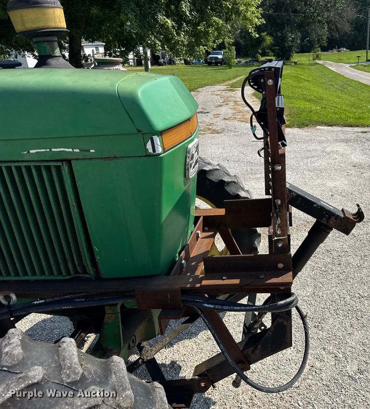 image for item DJ9701 John Deere 2550 MFWD tractor