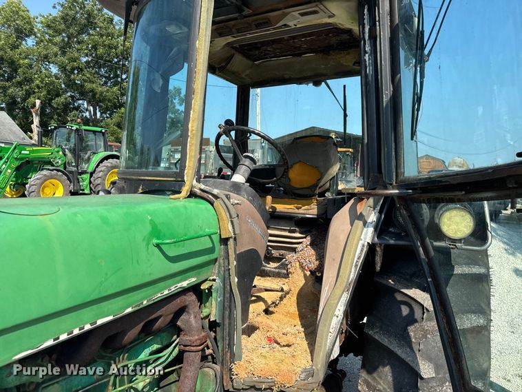 image for item DJ9701 John Deere 2550 MFWD tractor