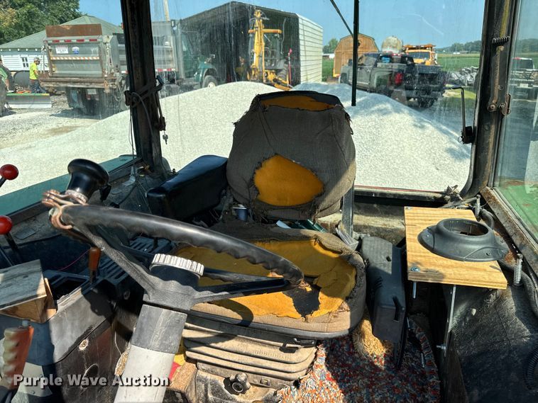 image for item DJ9701 John Deere 2550 MFWD tractor