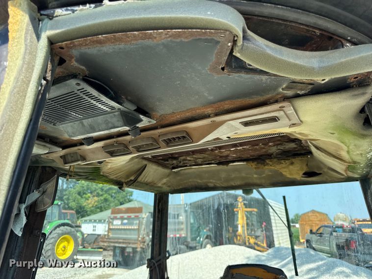 image for item DJ9701 John Deere 2550 MFWD tractor