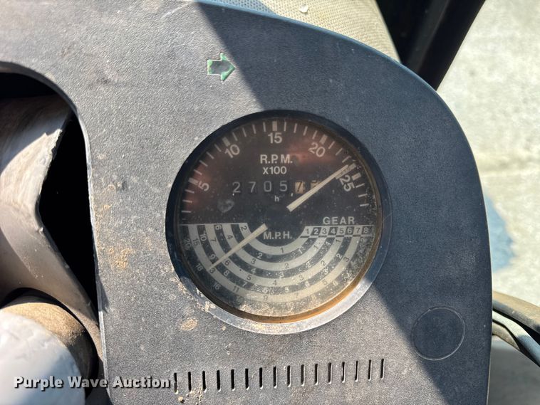 image for item DJ9701 John Deere 2550 MFWD tractor