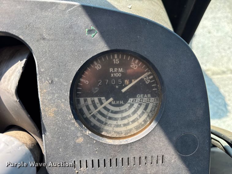 image for item DJ9701 John Deere 2550 MFWD tractor