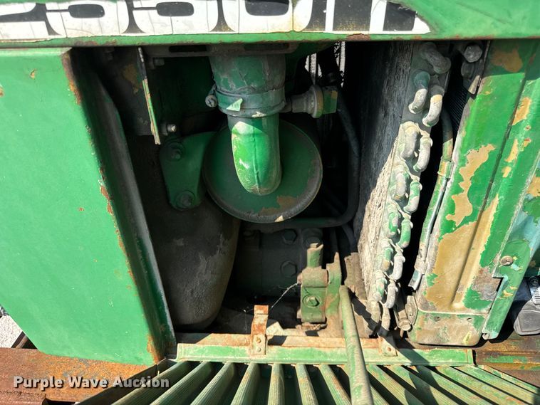 image for item DJ9701 John Deere 2550 MFWD tractor