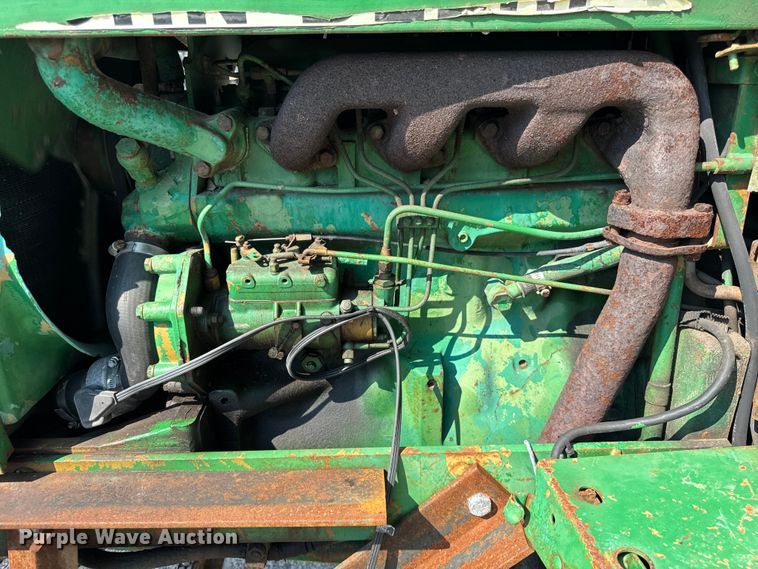 image for item DJ9701 John Deere 2550 MFWD tractor
