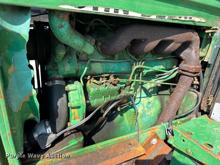 image for item DJ9701 John Deere 2550 MFWD tractor