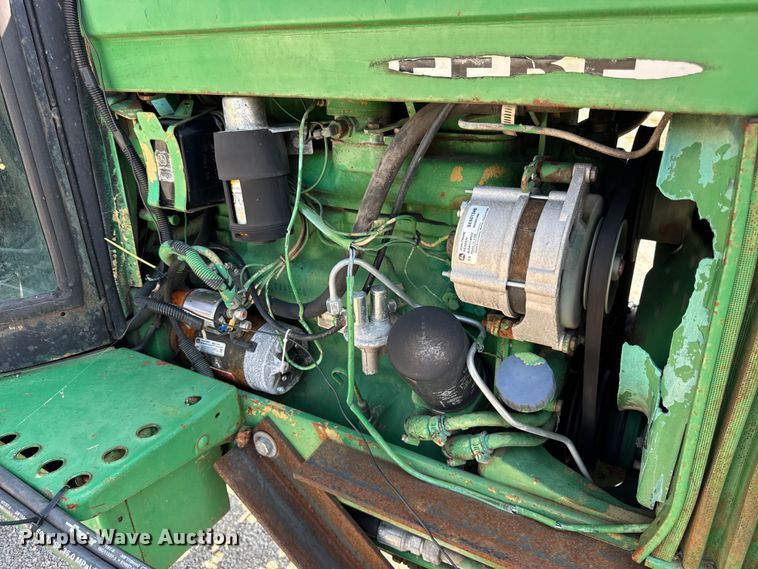 image for item DJ9701 John Deere 2550 MFWD tractor