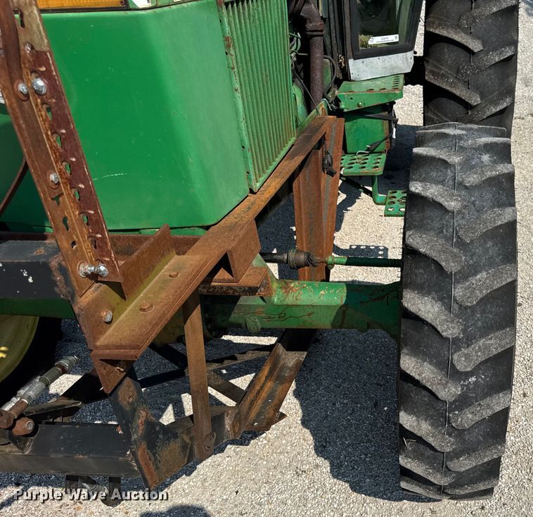 image for item DJ9701 John Deere 2550 MFWD tractor