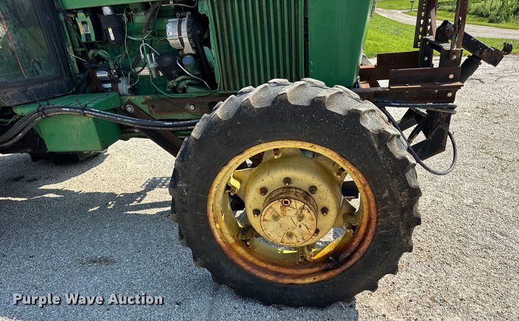 image for item DJ9701 John Deere 2550 MFWD tractor