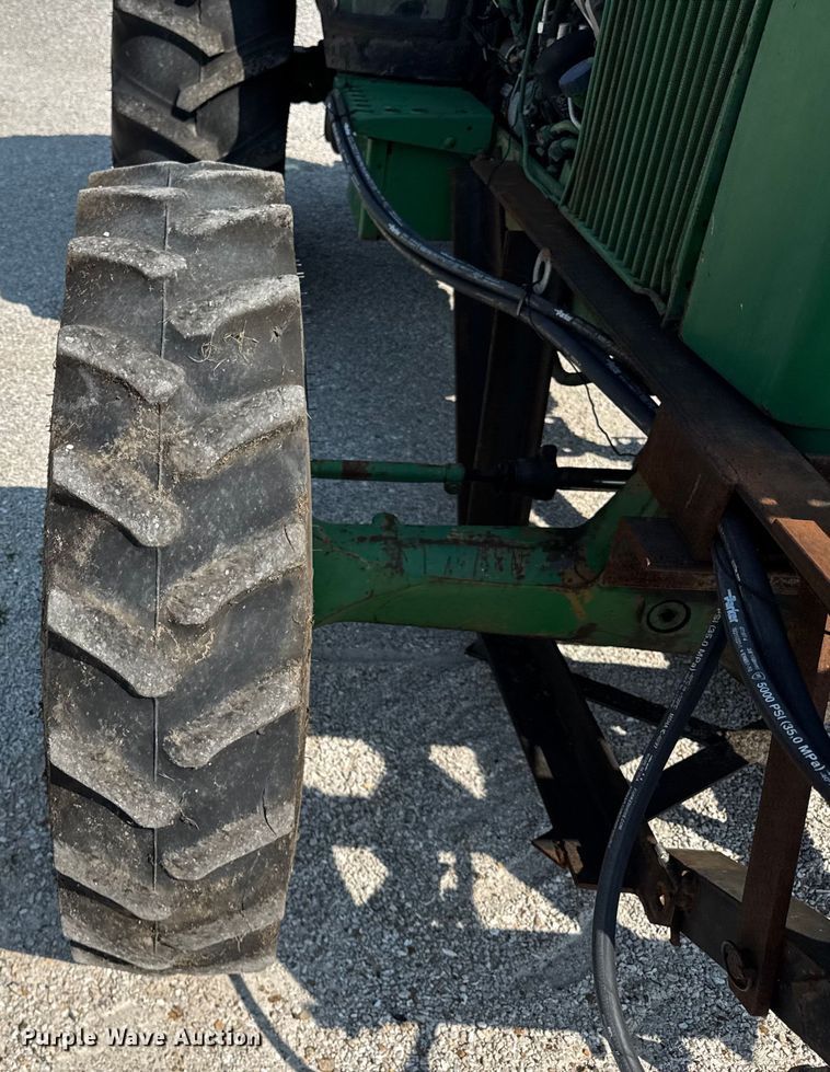 image for item DJ9701 John Deere 2550 MFWD tractor