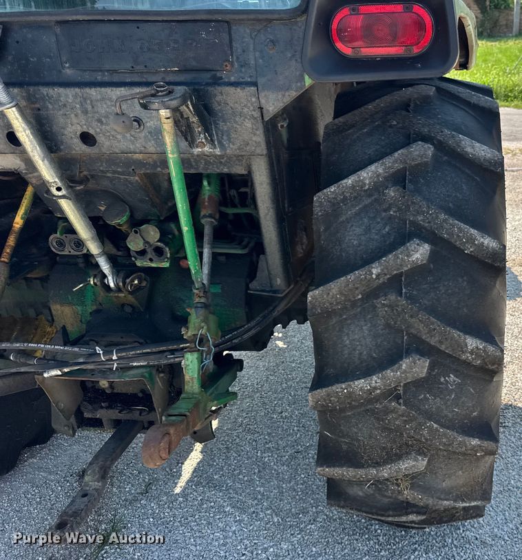 image for item DJ9701 John Deere 2550 MFWD tractor