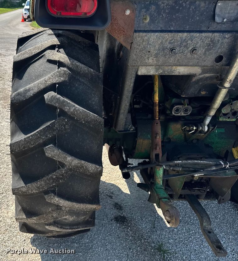 image for item DJ9701 John Deere 2550 MFWD tractor